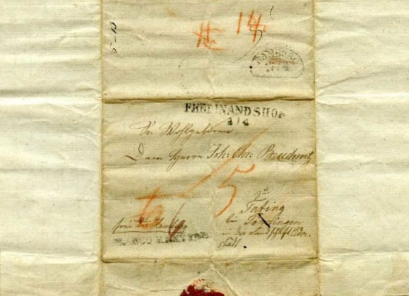 Das Cover (Seite mit Adressierung) des Briefes aus dem Jahr 1842, der durch Joh. Friedrich Bruchwitz von Heinrichswalde (Postamt Ferdinandhof) nach Tating in Eiderstedt an Joh. Christoph Bruchwitz gesendet wurde